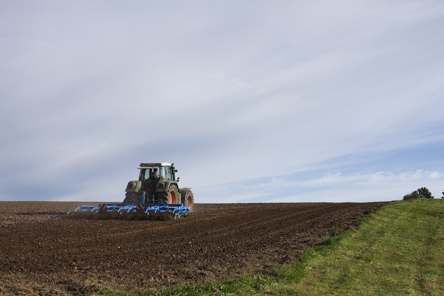 <b> Soil History Lesson:</b> <br> Post-WWII Conventional Chemical Agriculture